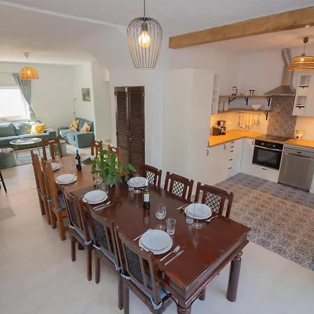 بيت للعطل Casa Jana 5 Bedroom House For 12 With Ocean View Terrace Near The *